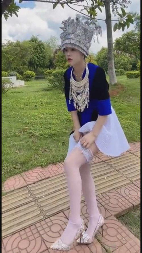 女网红穿白丝,女网红穿搭新风尚